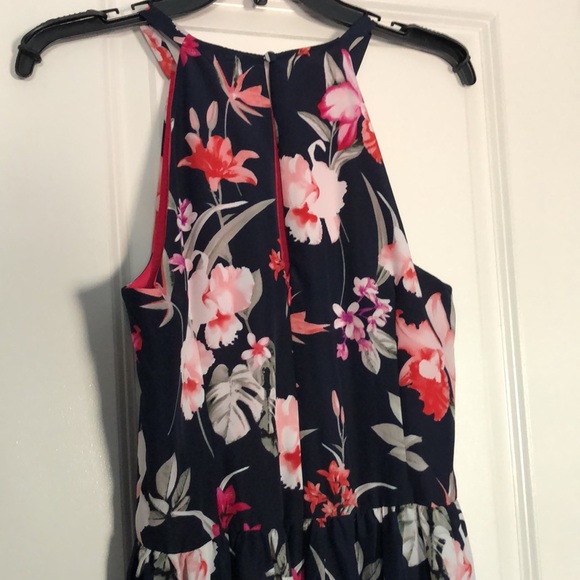 Floral Long Dress. - Picture 4 of 4